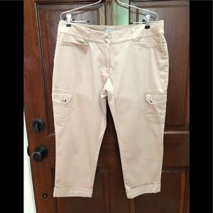 White House Black Market beige size 12 crop pants.